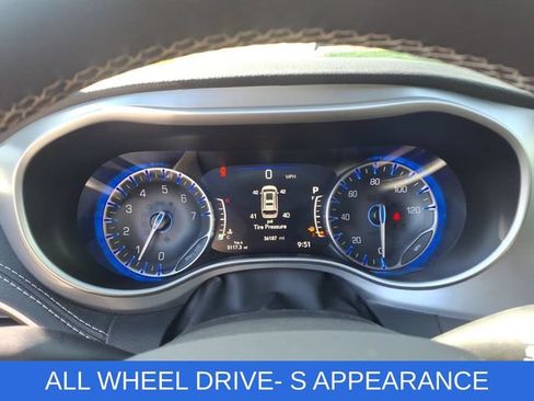 Certified 2023 Chrysler Pacifica Touring-L w/ S Appearance Package AWD/4WD image 20