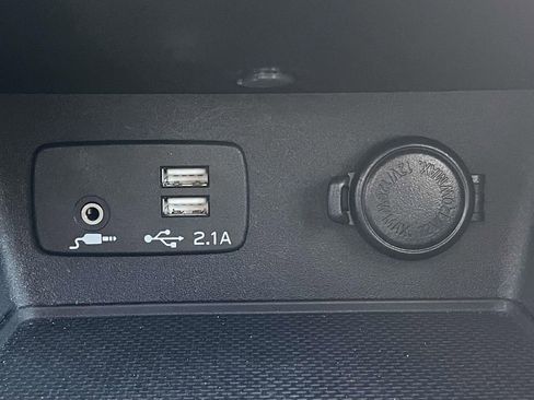 Used 2023 Subaru Forester Premium image 20