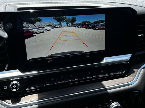 Used 2025 GMC Sierra 1500 SLT RWD image 18