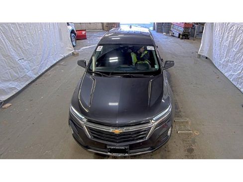 Used 2022 Chevrolet Equinox LT image 2