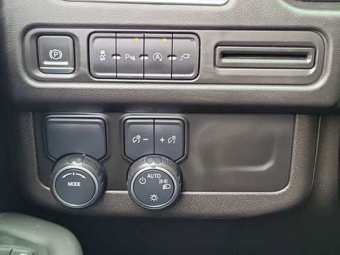 Used 2021 Chevrolet Tahoe LT image 13