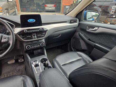 Used 2020 Ford Escape SEL FWD image 10