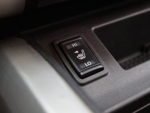 Used 2016 Nissan Titan SL RWD image 19