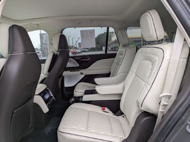 Certified 2023 Lincoln Aviator Black Label w/ Dynamic Handling Package AWD/4WD image 13