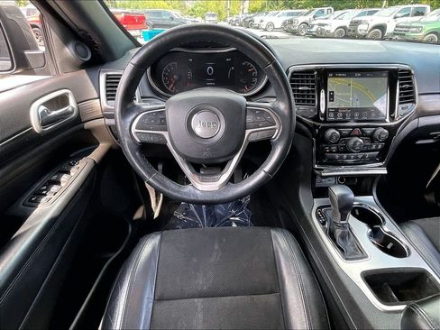 Used 2021 Jeep Grand Cherokee Laredo X AWD/4WD image 16