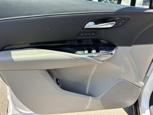 Used 2021 Cadillac XT4 Premium Luxury w/ Cold Weather Package FWD image 18