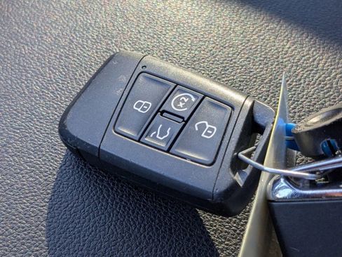 Used 2021 Volkswagen Atlas SEL Premium image 35