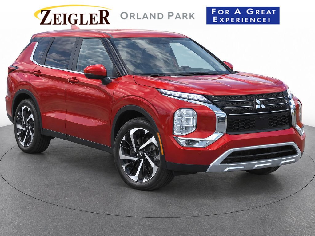 Used 2024 Mitsubishi Outlander SE FWD image 1