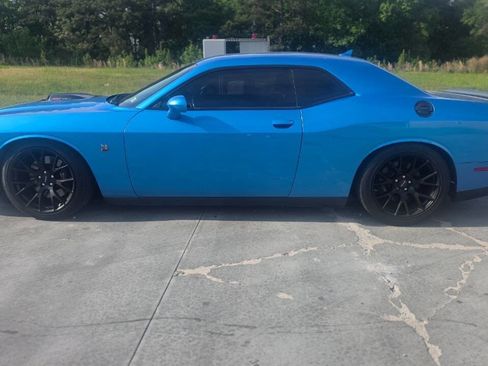 Used 2016 Dodge Challenger R/T Scat Pack RWD image 14