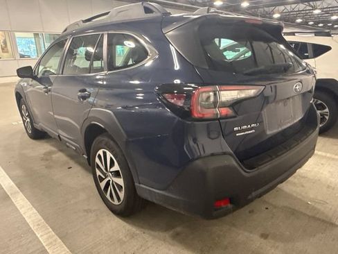 Used 2019 Subaru Outback 2.5i Limited AWD/4WD image 2