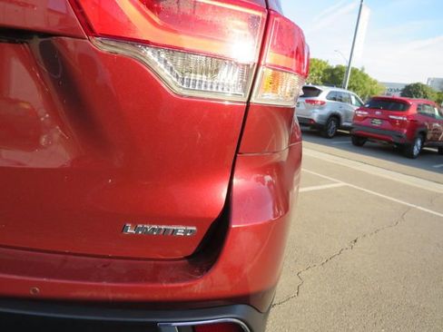 Used 2018 Toyota Highlander Limited image 11