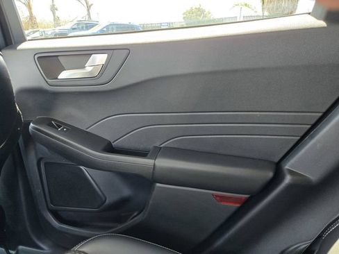 Used 2024 Ford Escape SE FWD image 11