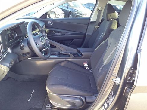 New 2026 Hyundai Elantra SE image 6