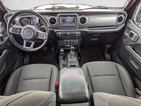 Used 2020 Jeep Wrangler Unlimited Sahara AWD/4WD image 16