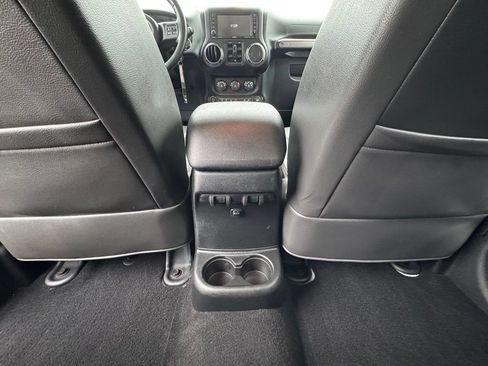 Used 2017 Jeep Wrangler Unlimited Sport w/ Quick Order Package 24S AWD/4WD image 12
