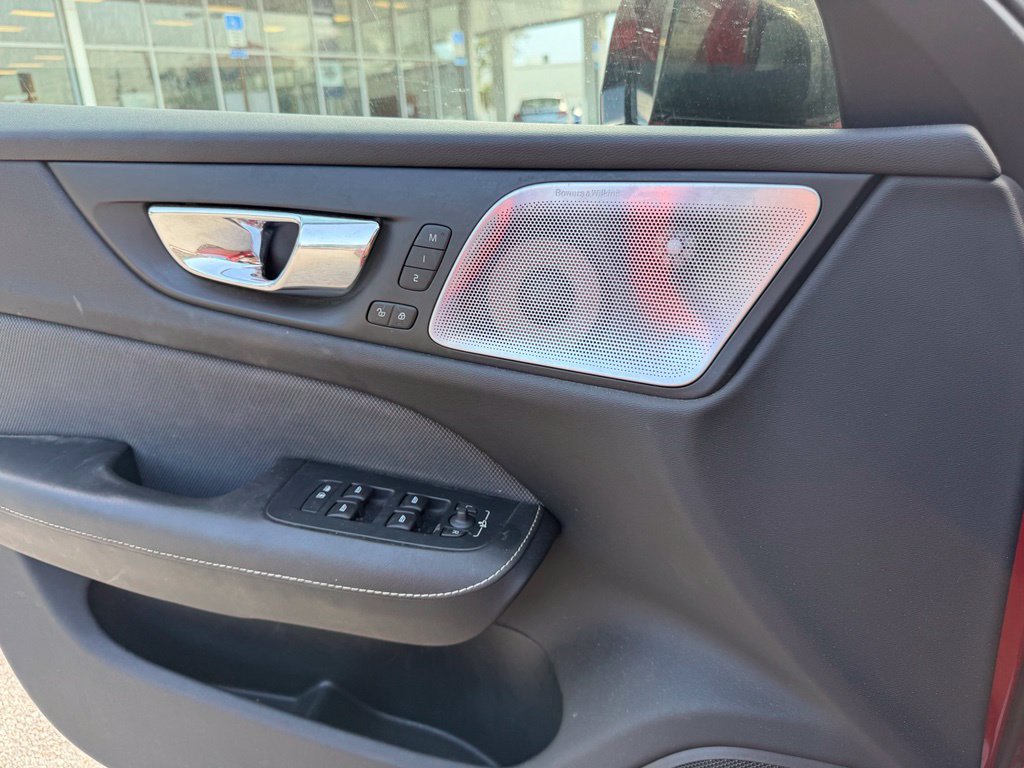 Used 2019 Volvo S60 T6 R-Design AWD/4WD image 29