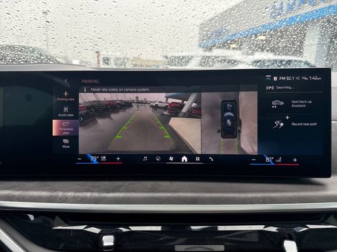 Used 2024 BMW X7 xDrive40i w/ M Sport Package image 25