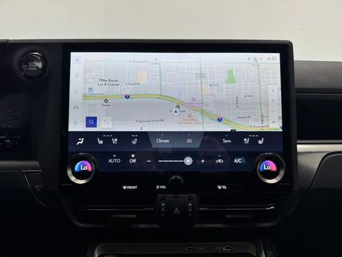 Used 2024 Lexus GX 550 image 4