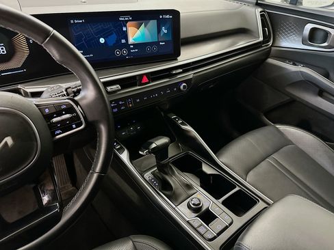 Used 2024 Kia Sorento S image 26