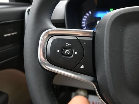 Used 2024 Volvo XC40 B5 Ultimate w/ Climate Package AWD/4WD image 26