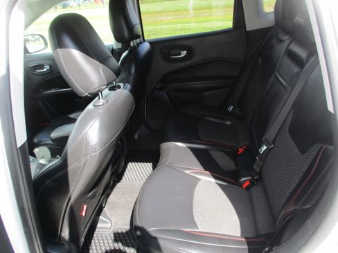 Used 2019 Jeep Compass Trailhawk image 10