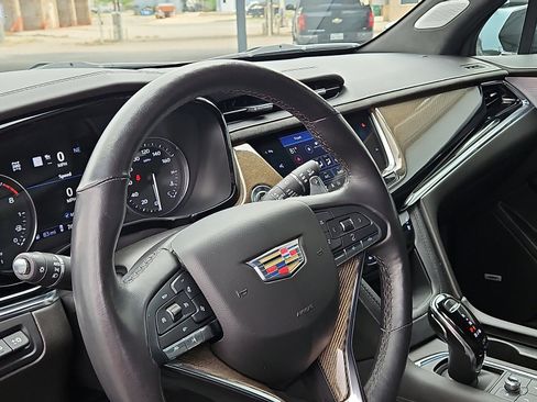 Used 2020 Cadillac XT6 Sport w/ Platinum Package AWD/4WD image 10