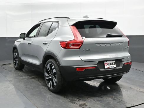 New 2025 Volvo XC40 B5 Ultra w/ Climate Package image 9