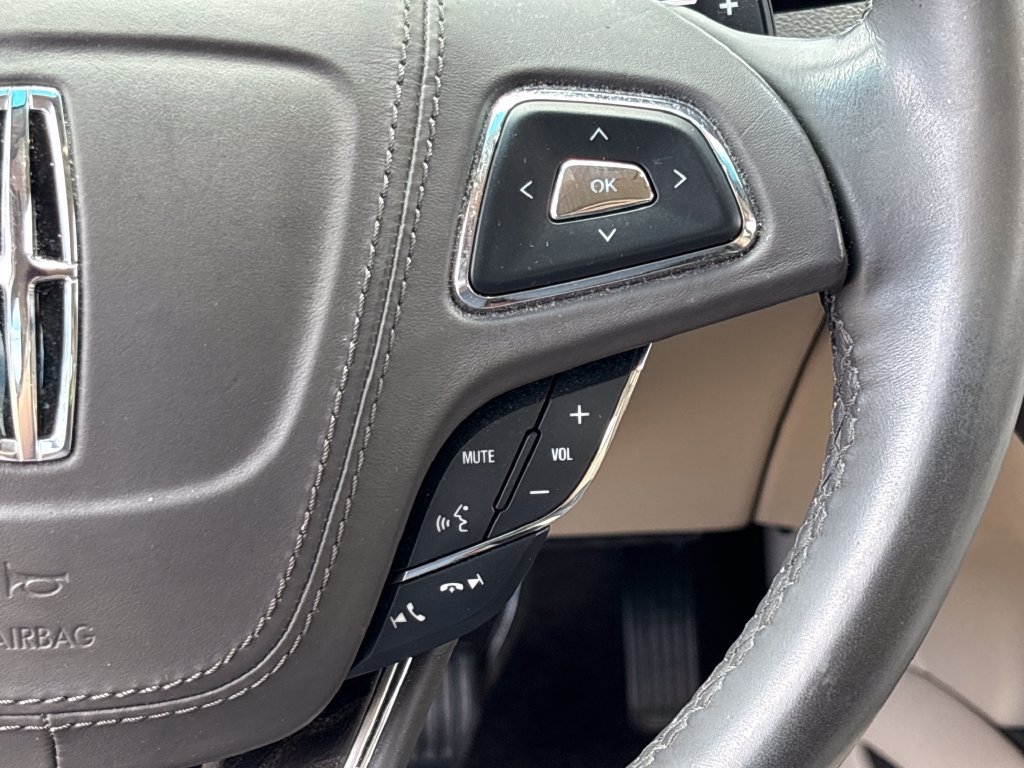 Used 2017 Lincoln MKZ Reserve FWD image 21
