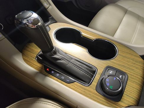 Used 2019 GMC Acadia Denali w/ Technology Package FWD image 26