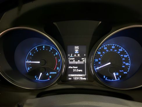 Used 2016 Scion iM FWD image 16
