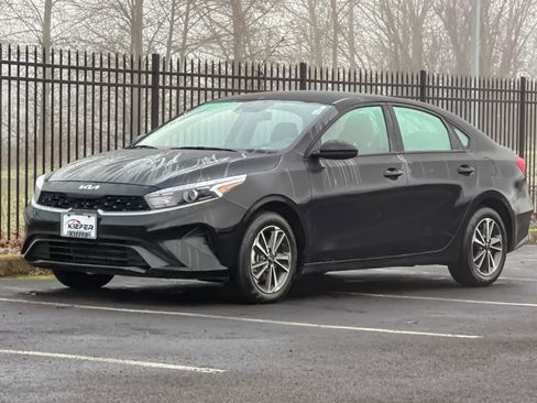 Used 2024 Kia Forte LXS image 7