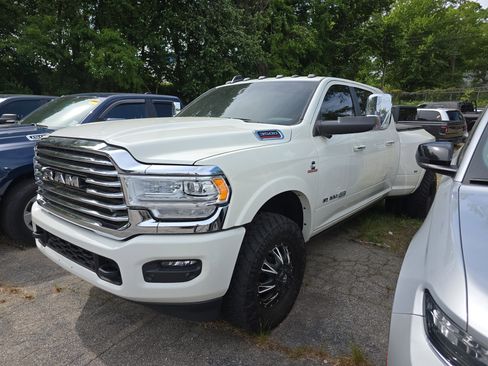 Used 2022 RAM 3500 Limited AWD/4WD image 4