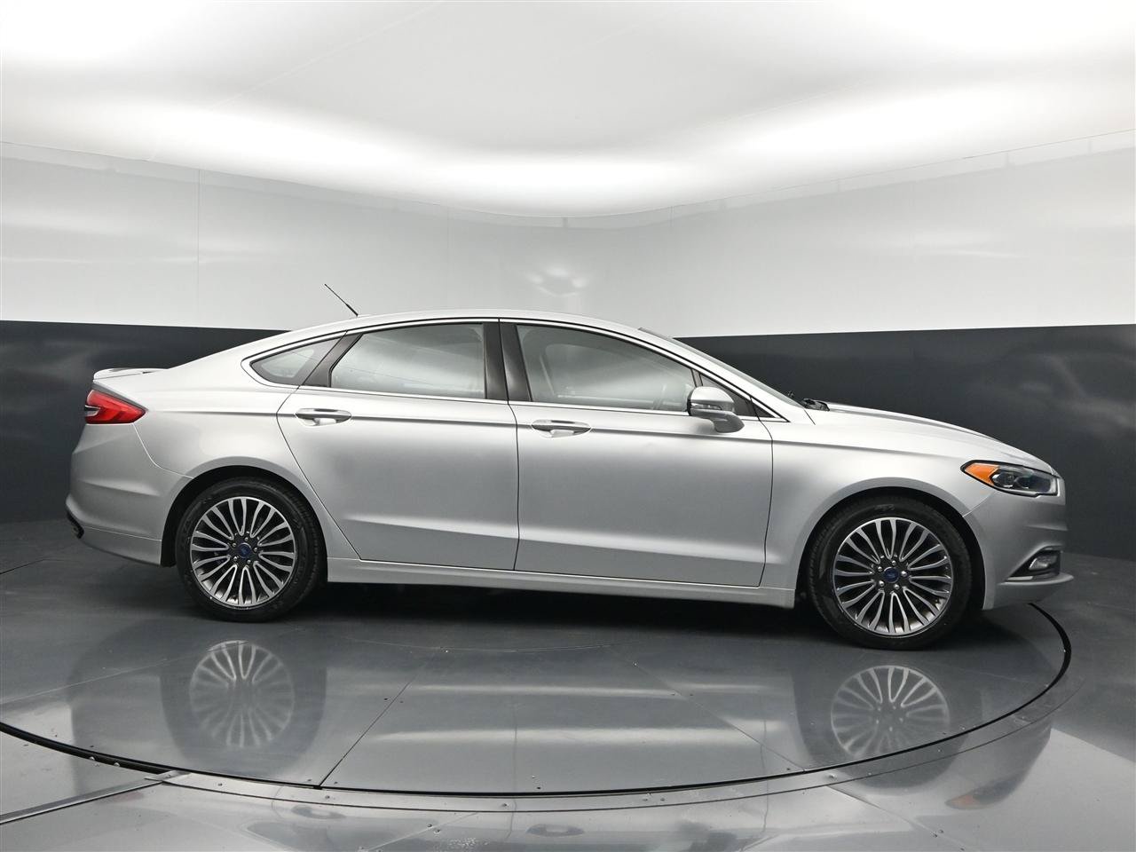 Used 2018 Ford Fusion Titanium AWD/4WD image 4