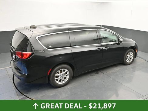 Used 2023 Chrysler Voyager LX FWD image 38