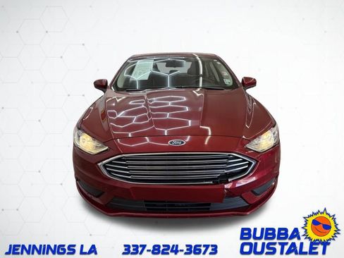 Used 2018 Ford Fusion SE w/ Fusion SE Technology Package image 10