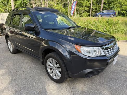 Used 2011 Subaru Forester 2.5X Premium AWD/4WD image 3