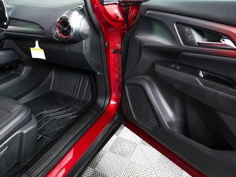 New 2025 Chevrolet Equinox EV RS image 24