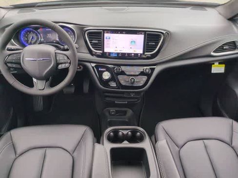 New 2026 Chrysler Pacifica Select w/ S Appearance Package image 16