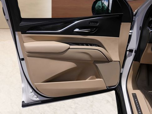 Certified 2023 Cadillac Escalade Premium Luxury w/ Performance Package AWD/4WD image 24