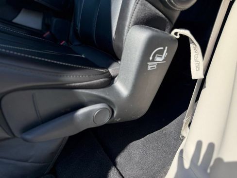 Certified 2023 Chrysler Pacifica Touring-L FWD image 27