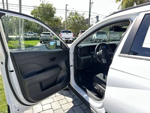 Used 2025 Hyundai Kona SEL FWD image 22