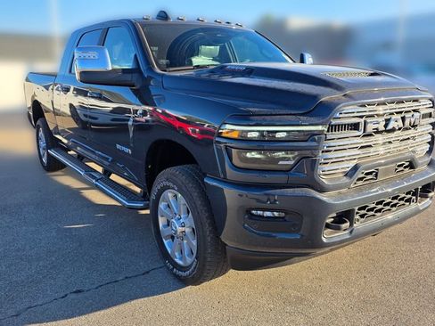 New 2026 RAM 2500 Laramie w/ Sport Appearance Package AWD/4WD image 7