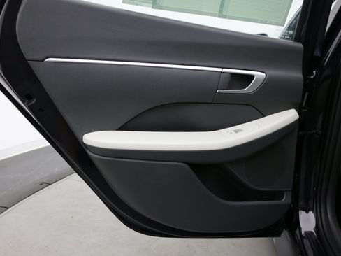 Used 2023 Hyundai Sonata SE FWD image 23