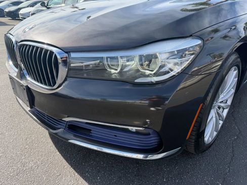 Used 2016 BMW 740i image 4