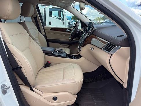 Used 2017 Mercedes-Benz GLS 450 4MATIC image 15