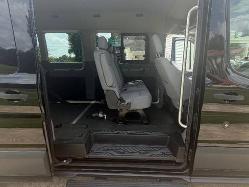 Used 2017 Ford Transit 350 XLT RWD image 15