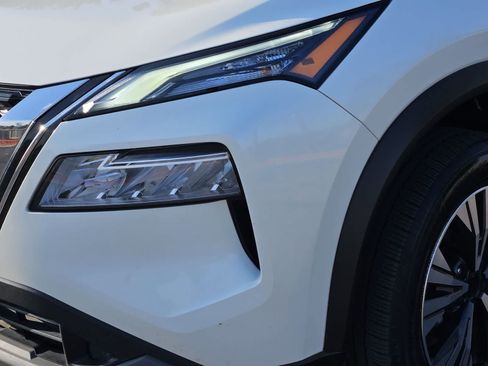Used 2023 Nissan Rogue SV w/ SV Premium B Package FWD image 7