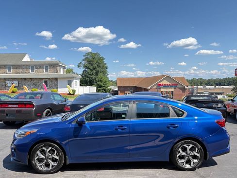 Used 2020 Kia Forte LXS FWD image 4