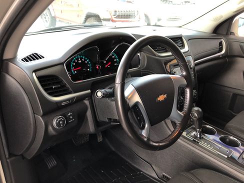 Used 2017 Chevrolet Traverse LT w/ LPO, 'HIT The Road' Package AWD/4WD image 20