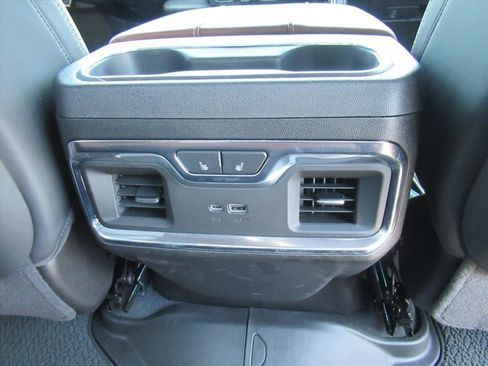 Used 2025 GMC Sierra 2500 Denali Ultimate image 32